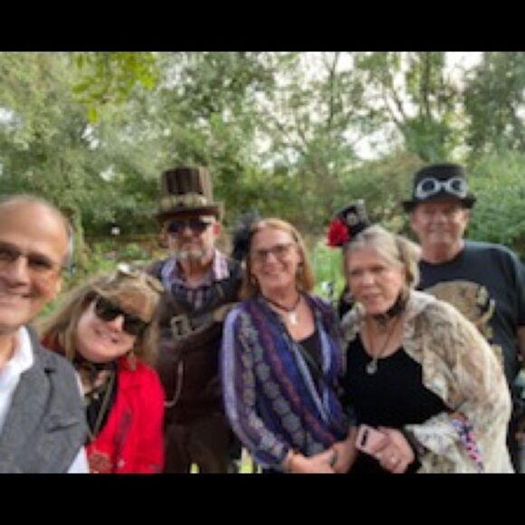 Loves sharing - Picture 3 of 16